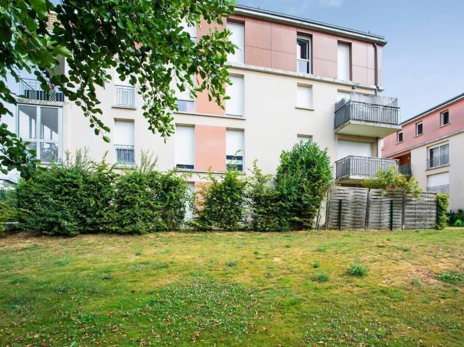 Les Paves De Prague - Appartement Pour 4 A 10 Minutes De Disneyland Paris Montevrain Luaran gambar